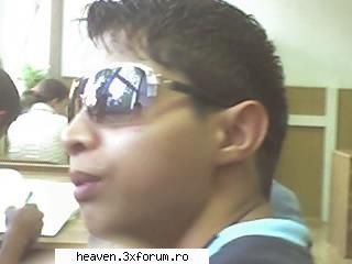 hai sa vedetzi moaca de mafiot :d ! 
           ha ha ha bum bum gange ! arat eu mai nou :d ! cine e
